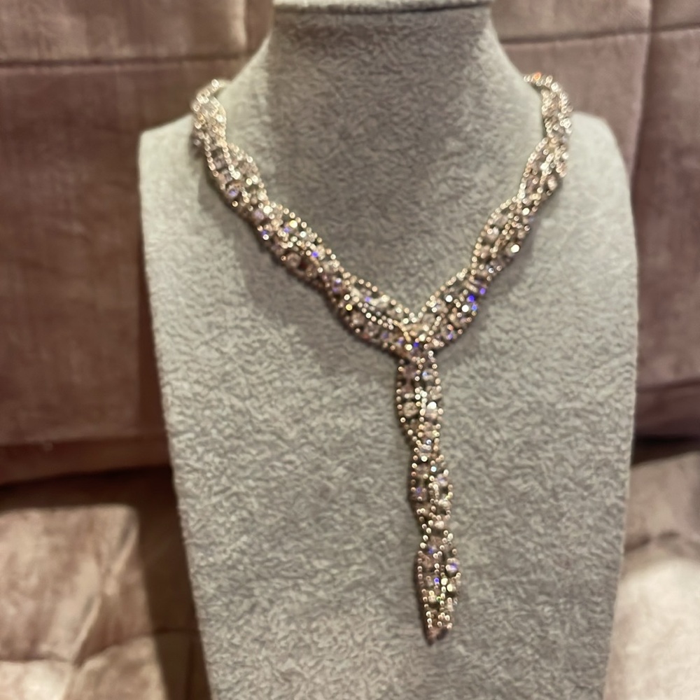 V Style Rhinestone Necklace - Picture 3 of 8